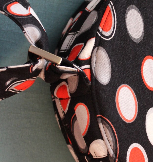 nest egg tote side seams